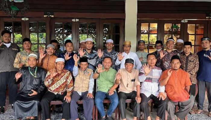 Para Imam Masjid Paripurna Nyatakan Dukungan Kepada Pasangan Agung Nugroho – Markarius Anwar