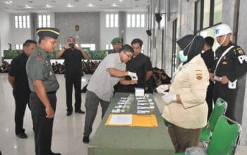 DANREM 031/WB PERINTAHKAN CEK URINE PRAJURIT USAI CUTI LEBARAN