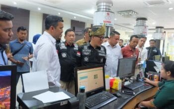 Kadisnaker Riau Dinilai Gagal, Warga Soroti Kasus Ijazah Ditahan dan Hak Pekerja Diabaikan