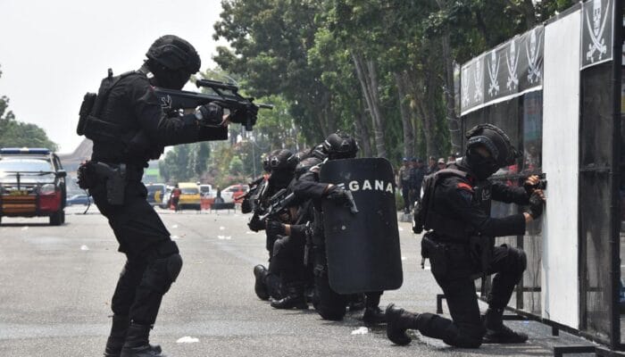 IMG-20250514-WA0024-700x400 Polda Riau Bentuk Tim Khusus Anti Kejahatan Jalanan, Dilatih Langsung oleh Dansat Brimob