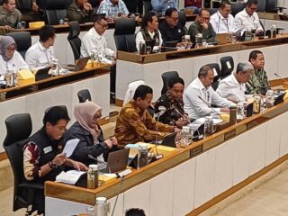 Pedas, DPR RI Kritik Keras Mentri Kehutanan Raja Juli Antoni, Kalo Tak Mampu Mundur Saja!