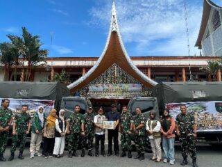 Penyerahan Bantuan Sosial Kodam XIX/TT untuk Korban Bencana di Sumatera Barat