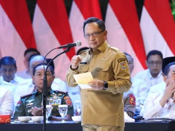 Menyatukan Langkah Pusat dan Daerah Menuju Indonesia Emas 2045