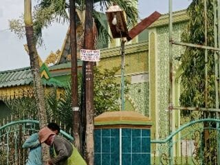 Warga Kelurahan Pesisir Kota Pekanbaru, Protes Tiang WiFi Diduga Ilegal dan Membahayakan