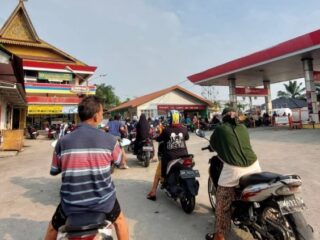Gangguan Pertalite Enam Hari di SPBU Marpoyan, Warga Desak Pertamina Turun Tangan