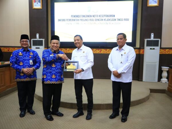 Kejati Riau Dorong Pemerintahan Profesional dan Transparan lewat MoU dengan Pemprov