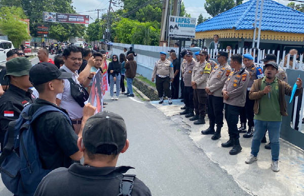 Aksi Tak Surut! Massa Ancam Gelombang Protes Berjilid-jilid Soal Jekson Sihombing
