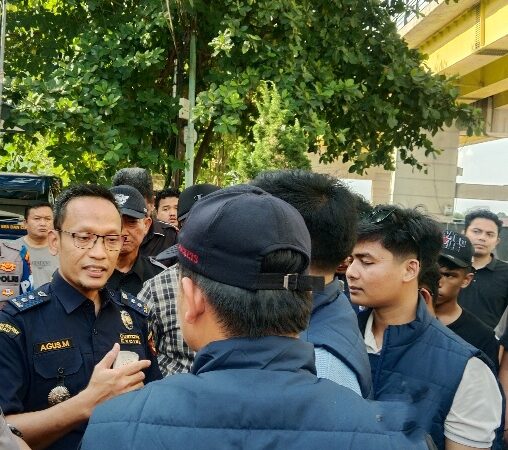 Dugaan Tangkap Lepas Penyelundupan I-Phone Mencuat, Awak Media Diblokir Penyidik Bea Cukai Pekanbaru