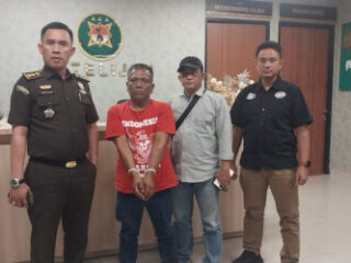 Tim Tabur Kejati Riau Tangkap Terpidana Penipuan Usai 2 Tahun Buron