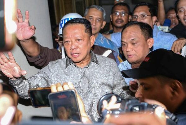 Mantan Jampidsus Febrie Adriansyah Resmi Ditahan, Kejagung Usut Empat Sprindik