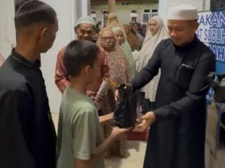Wabup Husni Tamrin Galakkan Sedekah Subuh, Setiap Rabu Berbagi di Masjid Berbeda