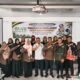 Dosen dan Mahasiswa FEB UNRI Dampingi UMKM Laundry Tualang Go Digital