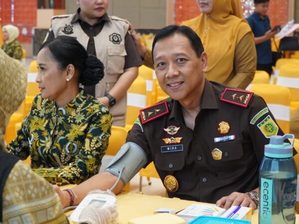 Jelang HUT ke-81 Kejaksaan RI, Kejati Riau Gelar Ziarah ke Makam Pahlawan