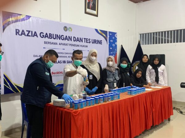 Perketat Pengawasan, Rutan Siak Gelar Razia Gabungan Bersama TNI, Polri dan BNN, Seluruhnya Negatif