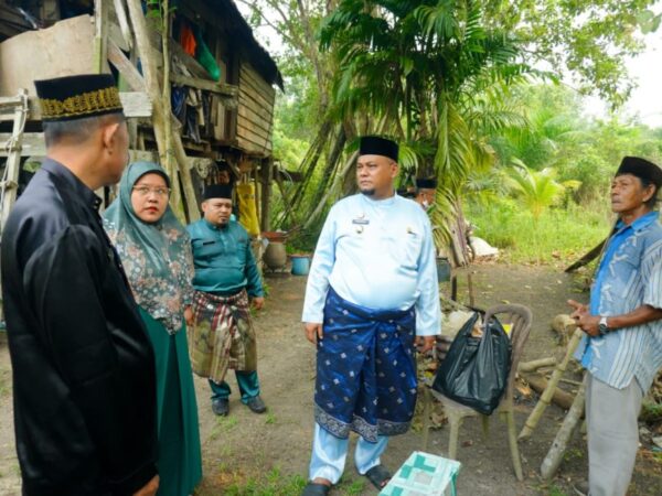 Wabup Syamsurizal Keliling Empat Kampung, Salurkan Bantuan untuk Lansia dan Disabilitas di Sungai Apit