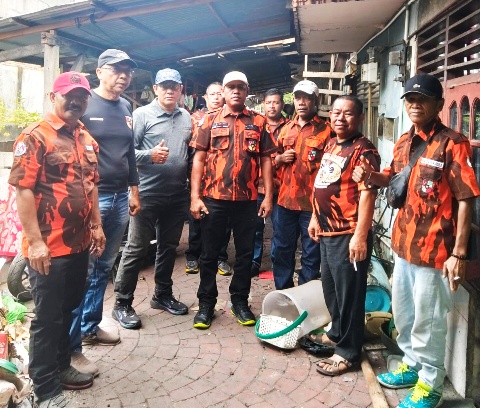 Pemuda Pancasila PAC Pekanbaru Kota Salurkan Bantuan untuk Korban Kebakaran Jalan Nilam