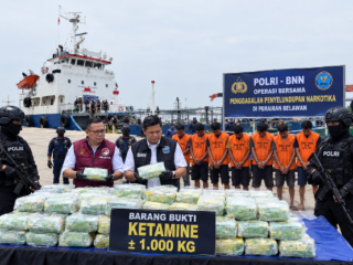 Polri-BNN Cegat Kapal Bawa 1 Ton Ketamine di Perairan Belawan, 8 Orang Diamankan