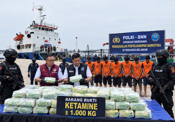 Polri-BNN Cegat Kapal Bawa 1 Ton Ketamine di Perairan Belawan, 8 Orang Diamankan